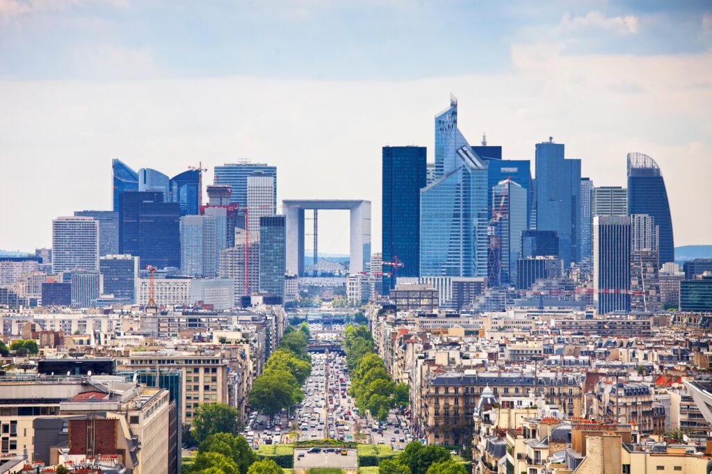 La Defense business area, Grande Armee avenue. Paris, France | SUPERPOBYT Travel