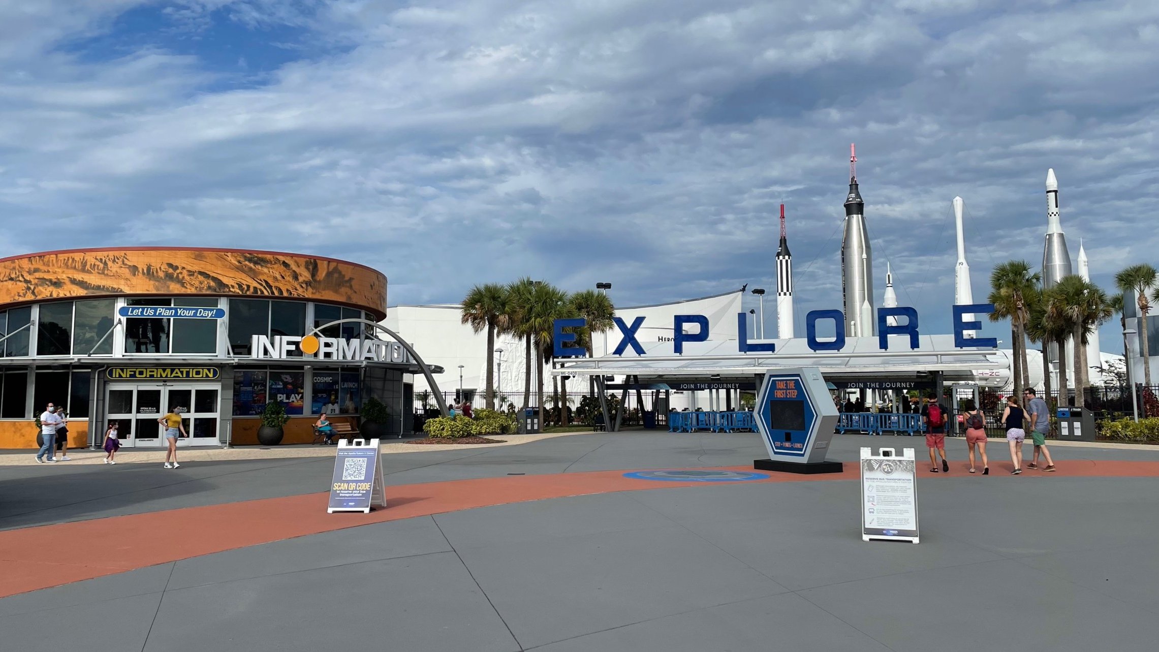 The Information Center Entrance of Kennedy Space Center Visitor Complex | SUPERPOBYT TRAVEL