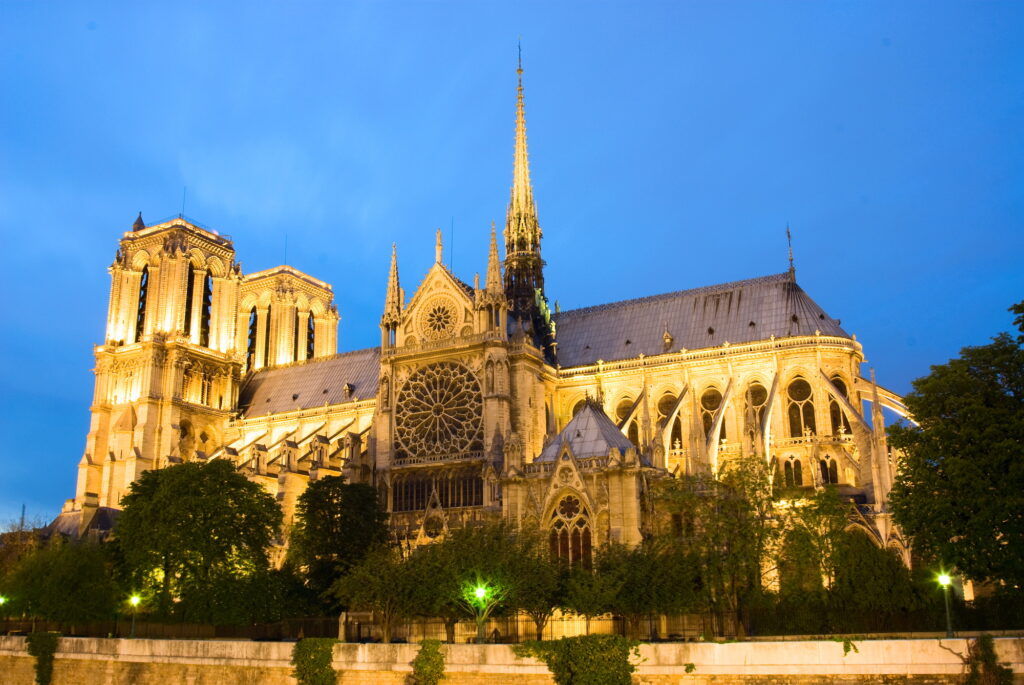 Notre Dame de Paris | SUPERPOBYT Travel