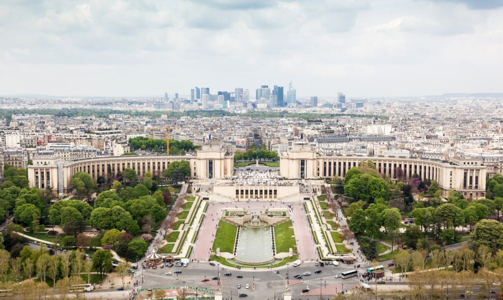 Panorama of Paris, the Trocadero and La Defense | SUPERPOBYT Travel